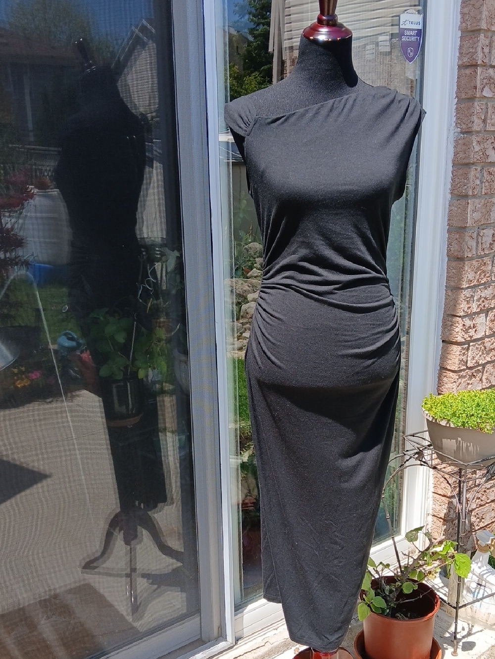 Elegant Black One-Shoulder Ruched Midi Dress